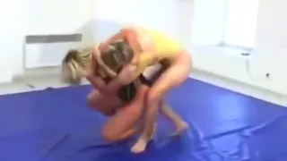 Women college wrestling