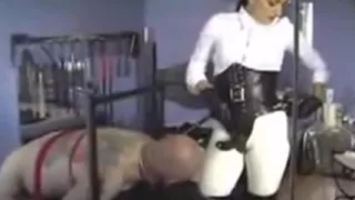 Domina fickt den Sklaven