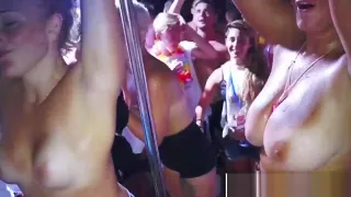 Party teen gets eaten out