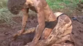 Ihm sein Gesicht unter die Nase reiben