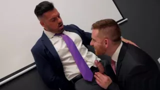 Muscle son flip flop with cumshot