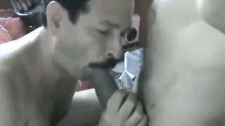 Brasilianische Schwuchtel als Schlampe von mehreren Männchen