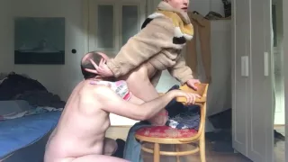 Bar, BDSM, Grosse Bite, Pipe, Bukkake, Robe