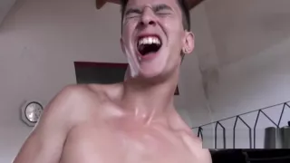 Gegenseitige Masturbation führt zu einem HARDCORE Arschfick