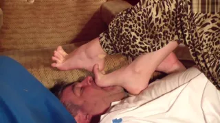 trampling foot worship