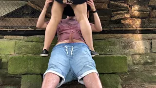 Auf verlassenen Bauernhofen kann man gut Sex haben