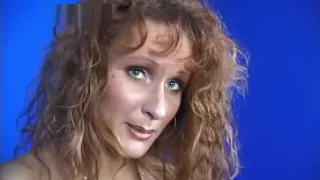 Hot MILF loves her dildo - Julia Reaves