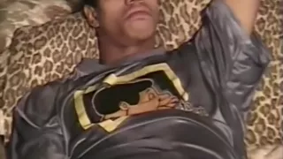 Seinem fetten Albert einen runterholen - East Harlem Productions