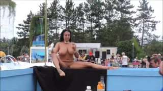 Nude Big Boobs Strippers Dancing in Public - xdance.stream