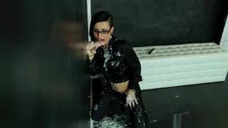 Spex babe bukkake covered at the glory hole