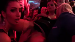 Skupinski Seks, Hardcore, Tuš