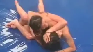 Melanie vs bigger Helena DWW