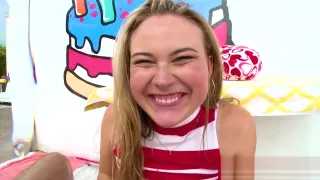 Alyssa Cole in fieser Anal Lektion