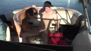 Pretty babe satisfies a dick outdoors