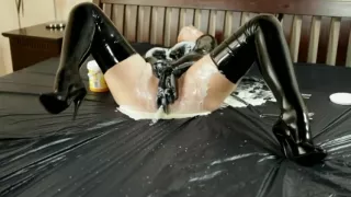 messy rubberslut
