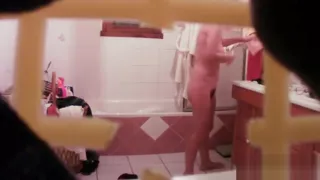 skinny milf Julia has no idea of spy camera