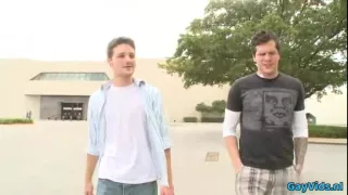 Heißer schwuler Analsex und Gesichtsbesamung