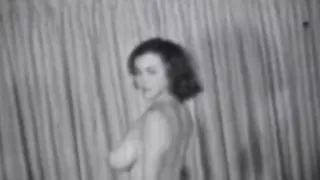 Janey Reynolds Looks Extremely Seductive (1960s Vintage)