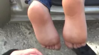 Mature wrinckled soles get cummed