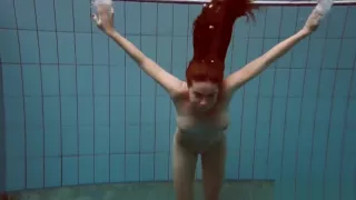 Perfect body teen Lola enjoys the moment