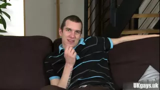 Big Dick Daddy lutscht Schwanz mit Gesichtsbehandlung