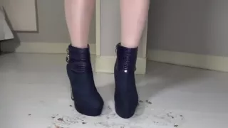 (new!!) Asian Chinese Teen Girl Crush Snails Fetish Stomping Hard!!