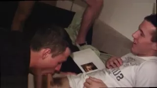 Nackte junge schwule ungeschnittene College-Jungs Also haben wir diese Woche eine Unterordnung