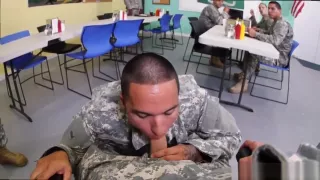 Twink ersten Mal reiben Freunde Schwanz Rohre und Freund Schwanz berühren in