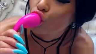 Awesome brunette pussy toying on webcam
