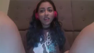 Hypnotized on Webcam to masturbate