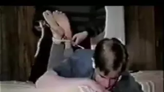 Heißer junger Twink gekitzelt Vintage