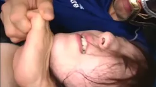 A woman who is tortured unilaterally by the wrestling technique.(part 1)