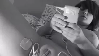 Geiler StromOrgasmus mit TensGeraet