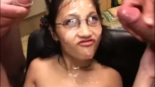 Salope qui se fait inonder de foutre