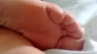 les francaises puent des pieds, smelling feet, ca doit sentir bon