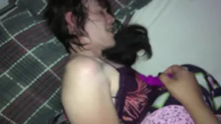 Kleines Trans Mädchen wird von ihrer Mami gequält