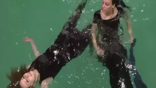 Wetlook Two Sexy Girls in Pool
