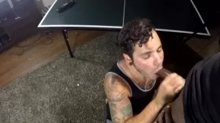 Schwarzen Schwanz für Gesichtsbehandlung lutschen