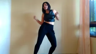 Sexy Girl from Venezuela dancing to Bailame
