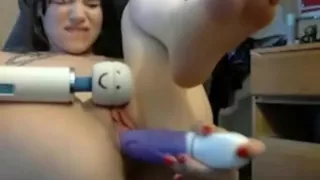 Cam Model Uses Dual Anal and Pussy Dildos For Orgasm
