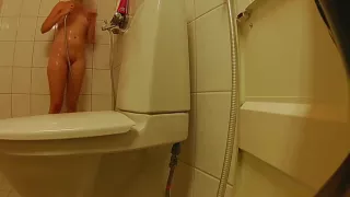 Spying sister in shower
