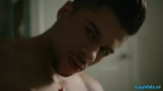 Lateinischer schwuler Rimjob und Cumshot