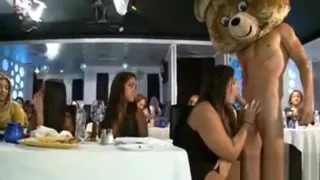 These Awesome Gals Go Avid