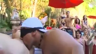 Yong Beauty Was Drilled Out Side