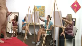 Stunning Sweethearts Are Performing Fellatios To Strippers