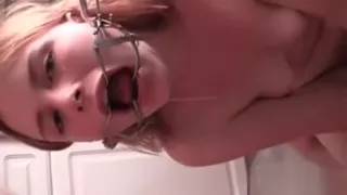 Teen Lesbo's Mouth Spread For Piss Drinking