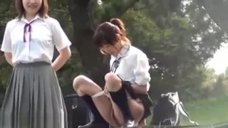 Asian Teens Pee Outside