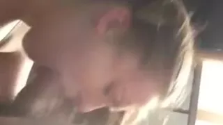 Junges Paar fickt nach Schulschluss!