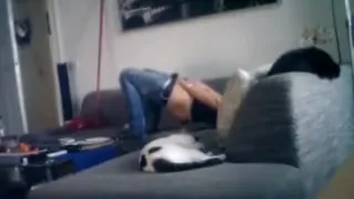 Hidden Camera: Deutsche Ehefrau wichst ihren Schlitz!