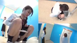 Asian Hotties Pissing